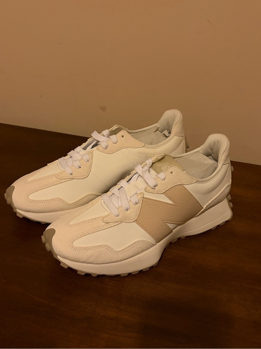 NWT women’s beige new balance pro athletic running sneakers size women 9.5 - Picture 2 of 6